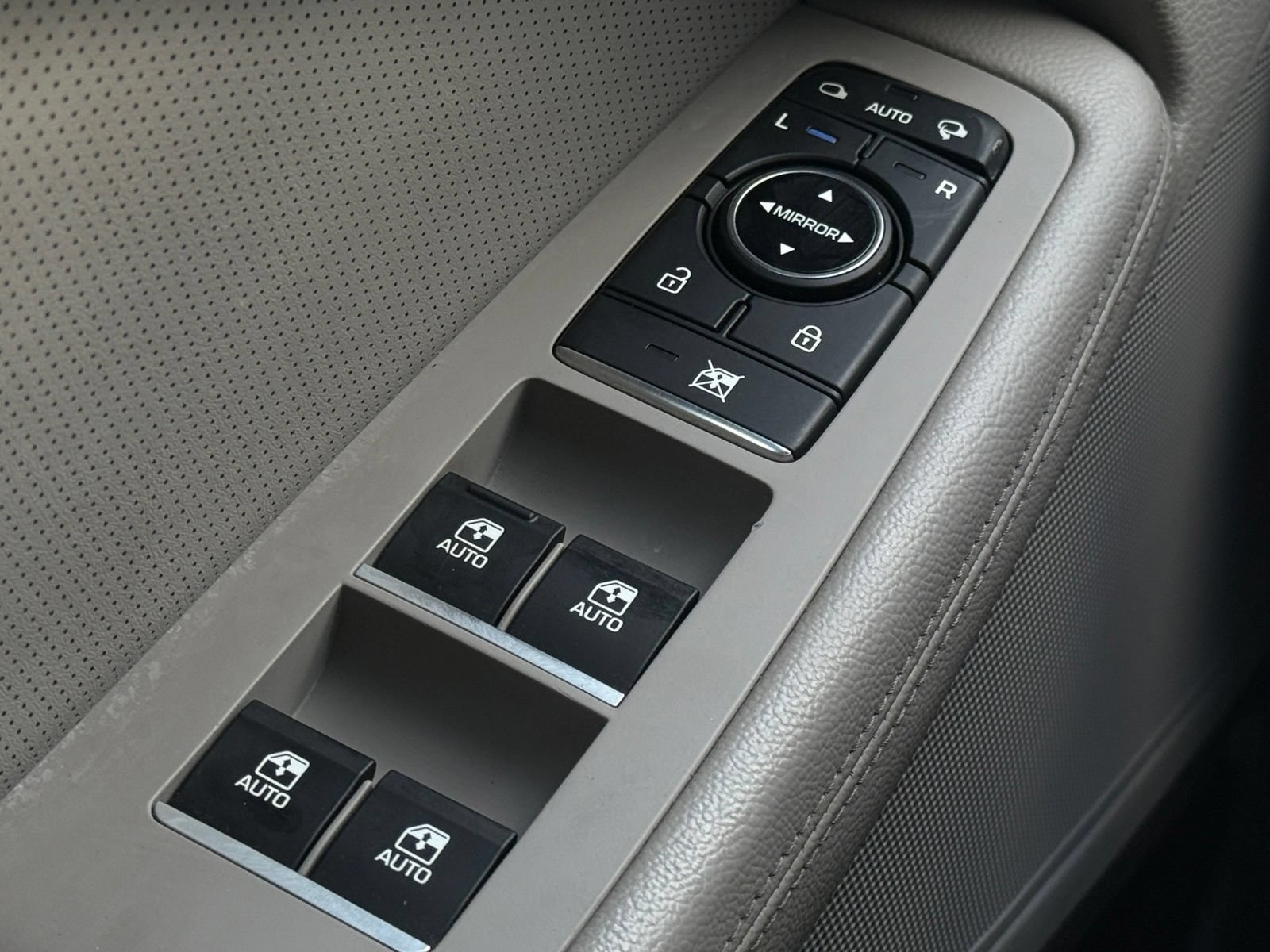 Used 2020 Genesis G80 3.8 AWD/4WD image 33
