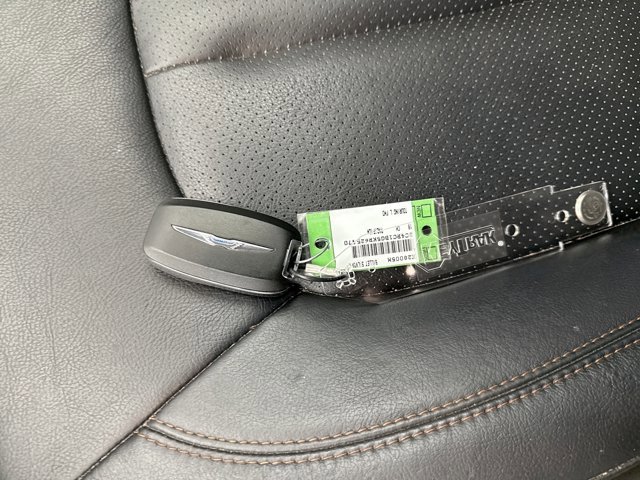 Used 2019 Chrysler Pacifica Touring-L FWD image 12