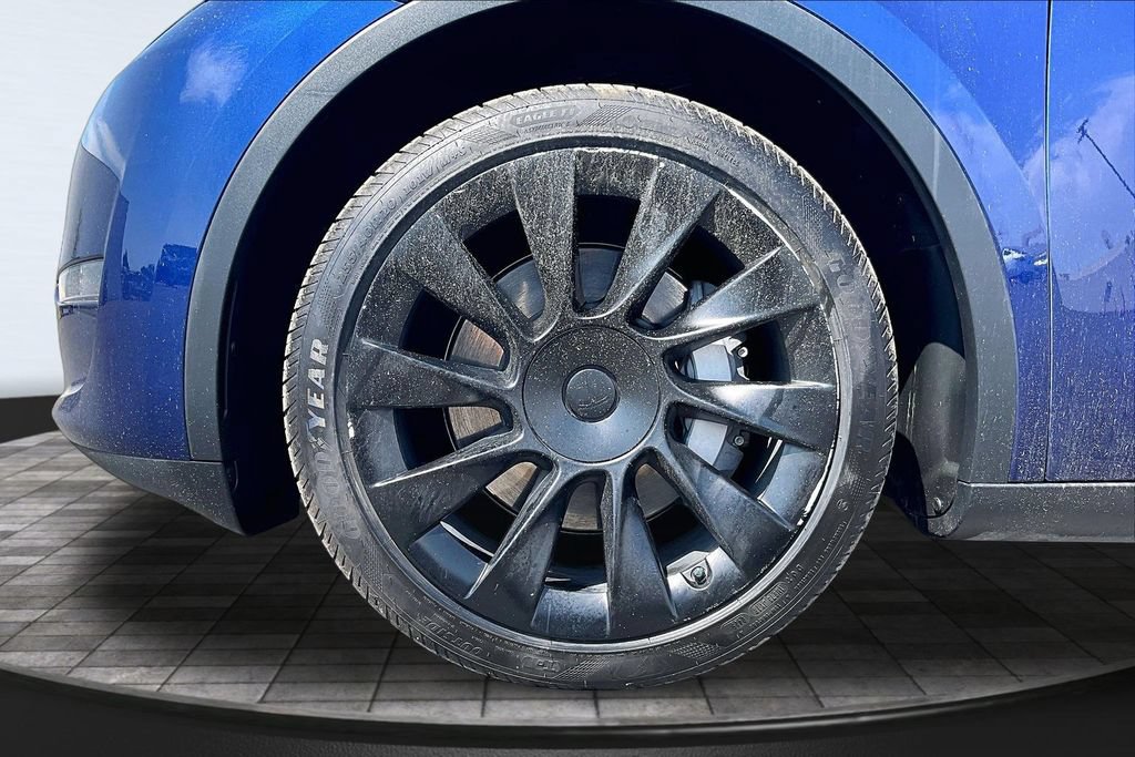 Used 2023 Tesla Model Y Long Range AWD/4WD image 9