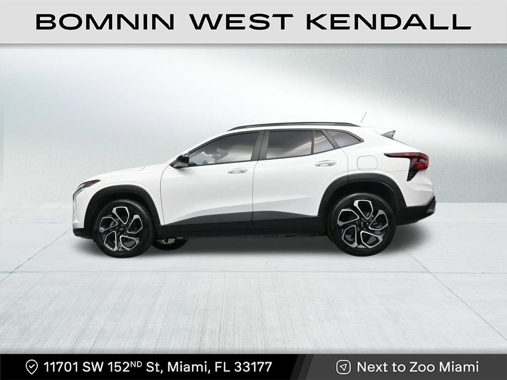 Used 2025 Chevrolet Trax RS w/ Sunroof Package image 22