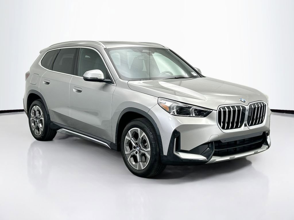 Certified 2025 BMW X1 xDrive28i w/ Premium Package image 3