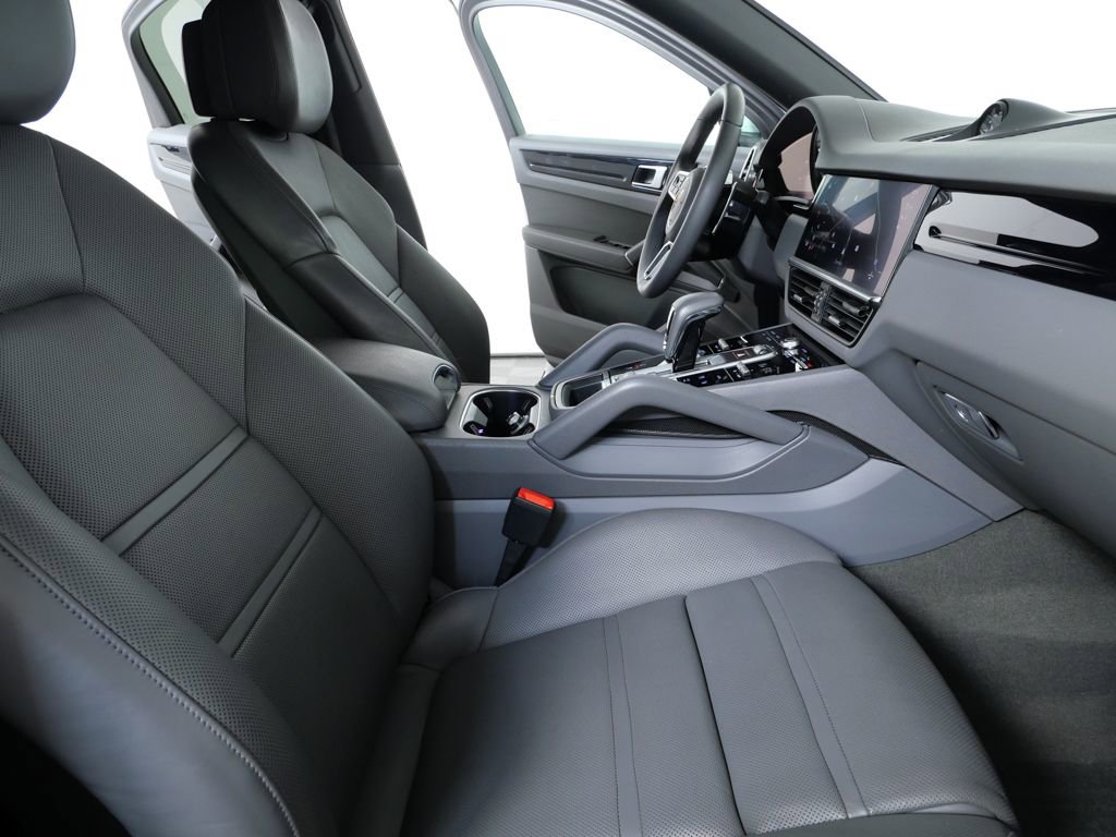 Certified 2023 Porsche Cayenne Coupe image 22
