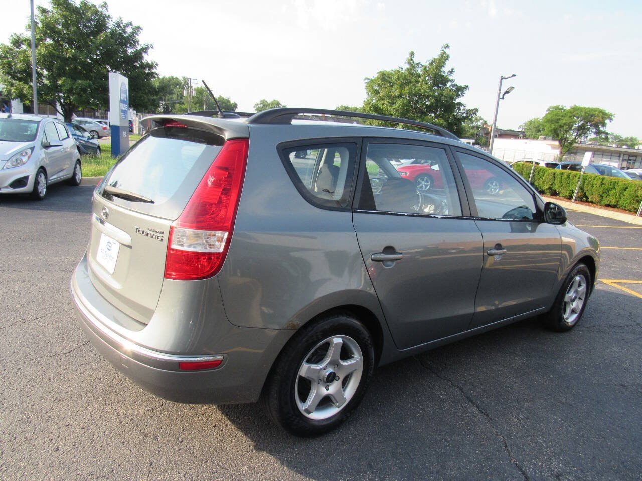 Used 2010 Hyundai Elantra SE w/ Popular Equipment Pkg 2 FWD image 6