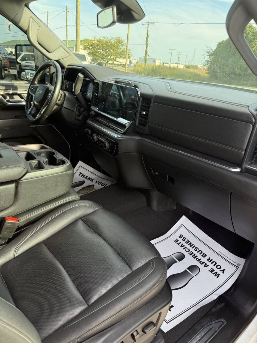 Used 2024 Chevrolet Silverado 2500 LTZ AWD/4WD image 14