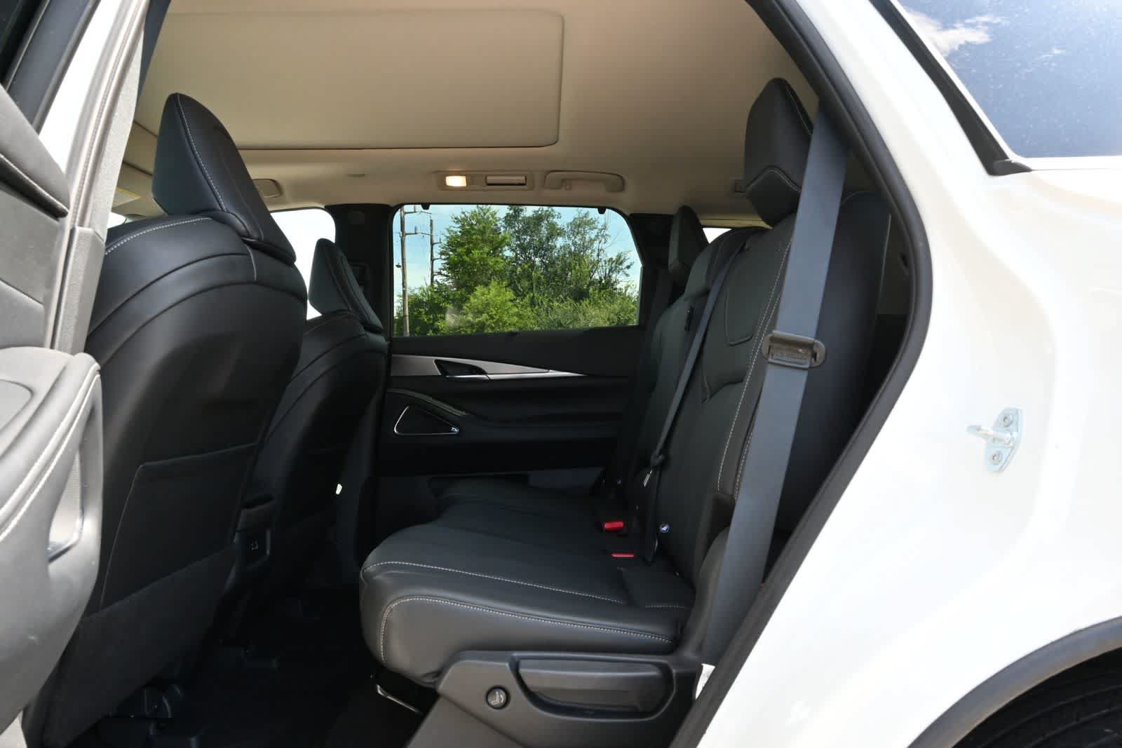 Certified 2025 INFINITI QX60 Luxe FWD image 17