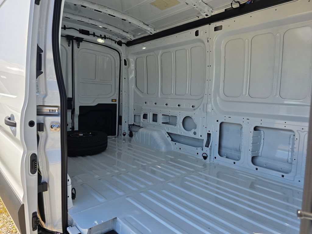 New 2026 Ford Transit 250 148 Medium Roof RWD image 18