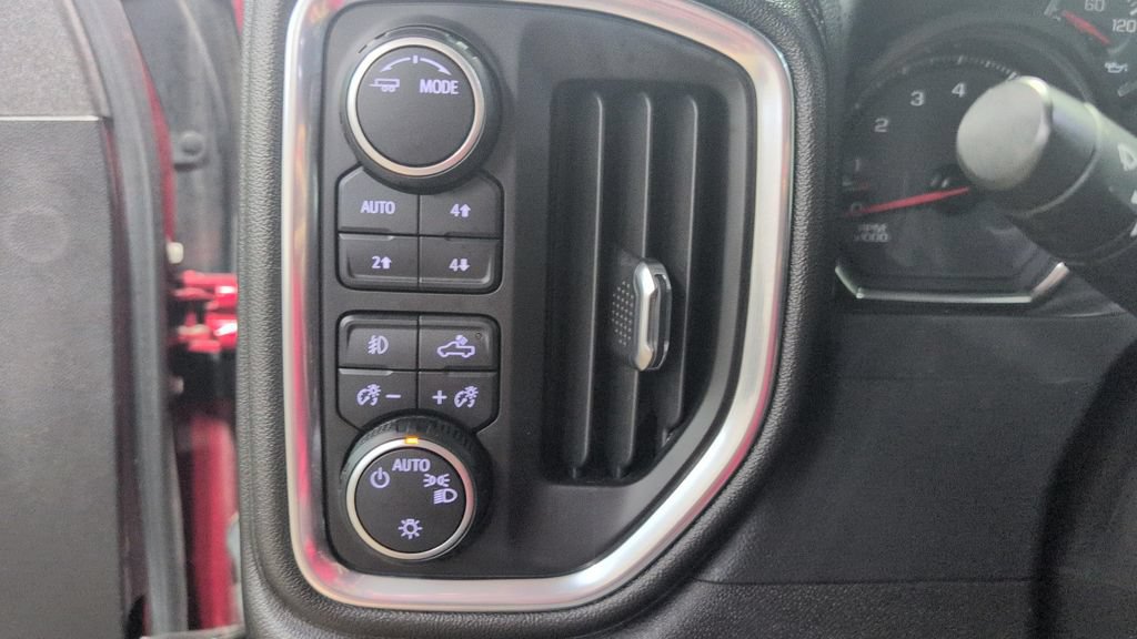 Used 2021 Chevrolet Silverado 1500 LT Trail Boss w/ Bed Protection Package AWD/4WD image 9