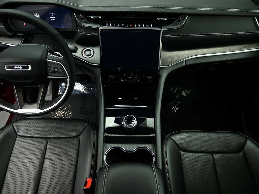 Used 2024 Jeep Grand Cherokee L Limited w/ Luxury Tech Group II image 6