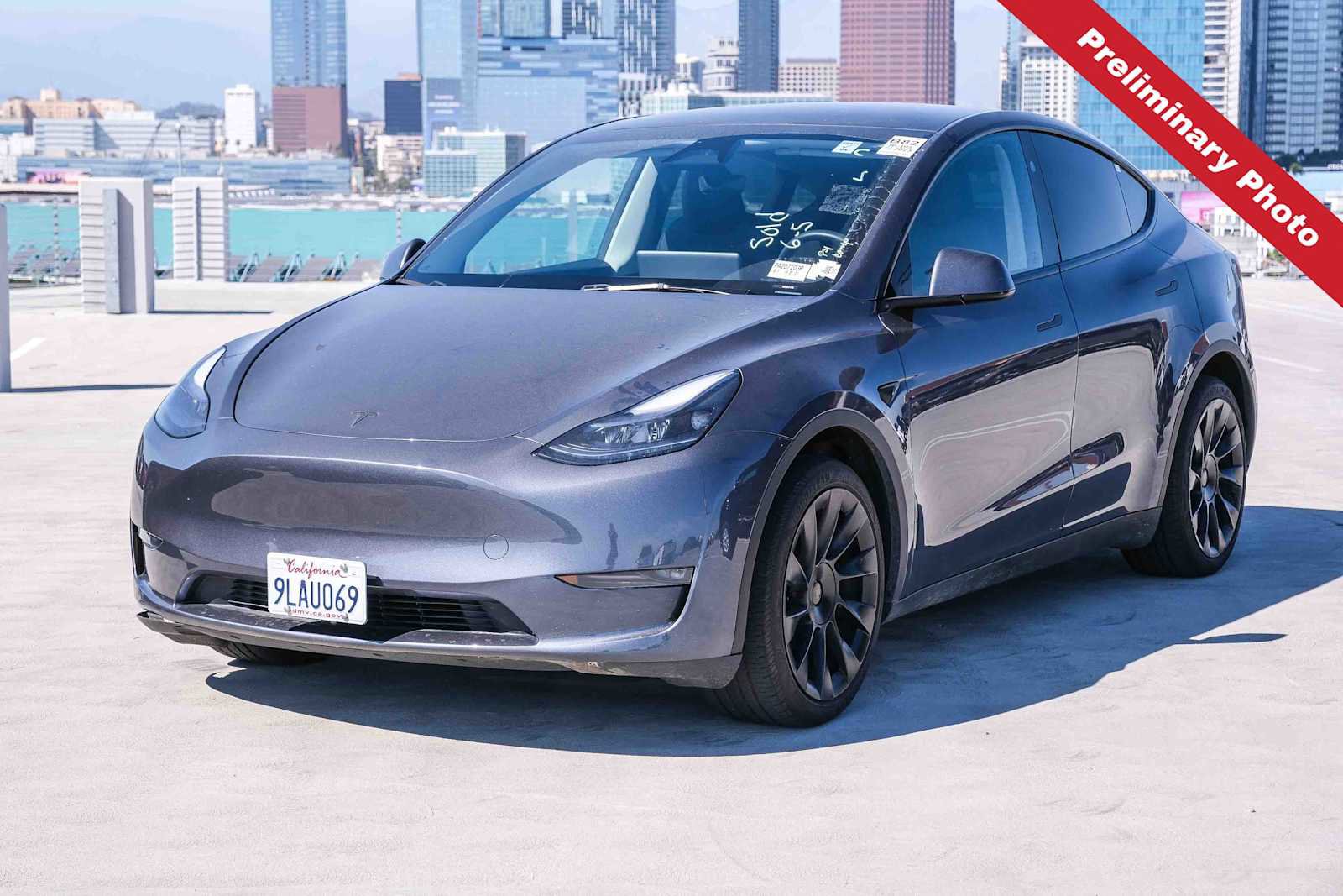 Used 2023 Tesla Model Y Long Range AWD/4WD image 1