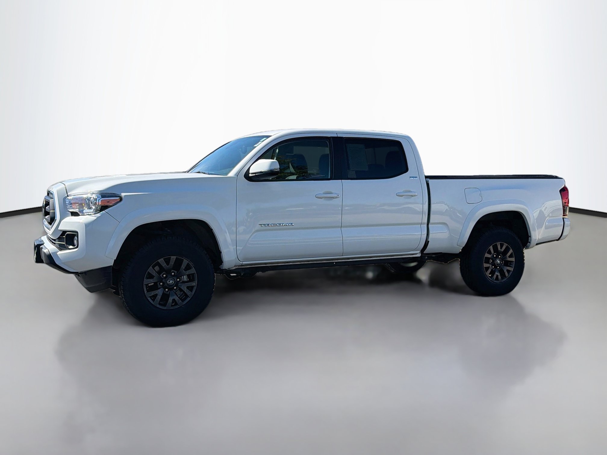 Certified 2023 Toyota Tacoma SR5 w/ Technology Package AWD/4WD image 3