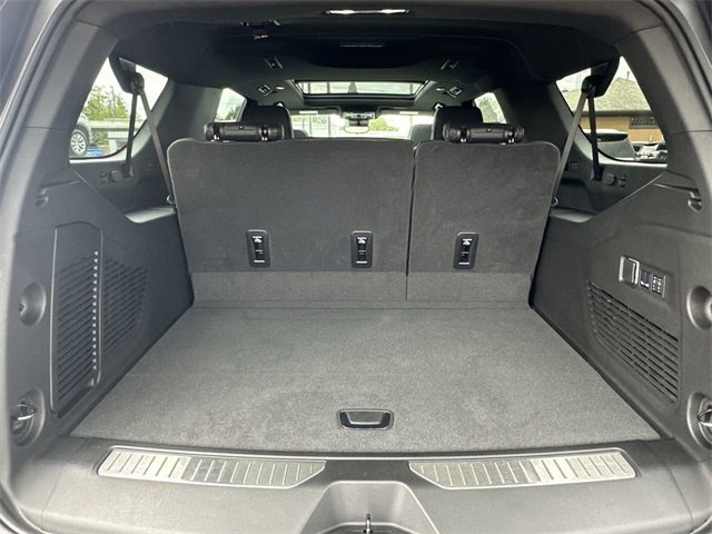 Used 2025 Chevrolet Suburban High Country w/ Sun And Tow Package image 13