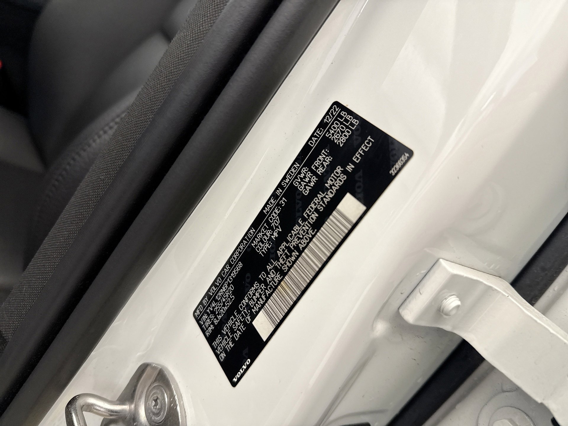 Used 2023 Volvo XC60 B5 Plus image 20