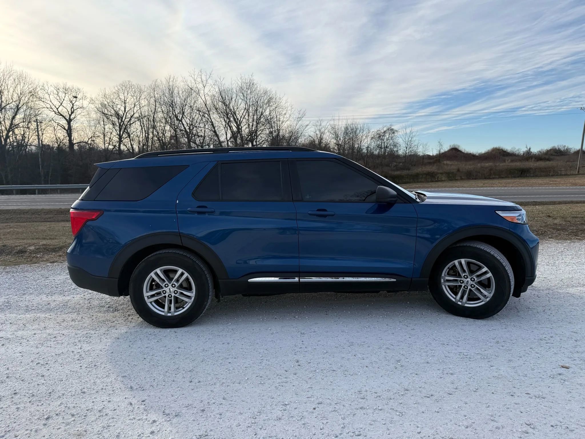 Used 2023 Ford Explorer XLT w/ Equipment Group 202A image 6