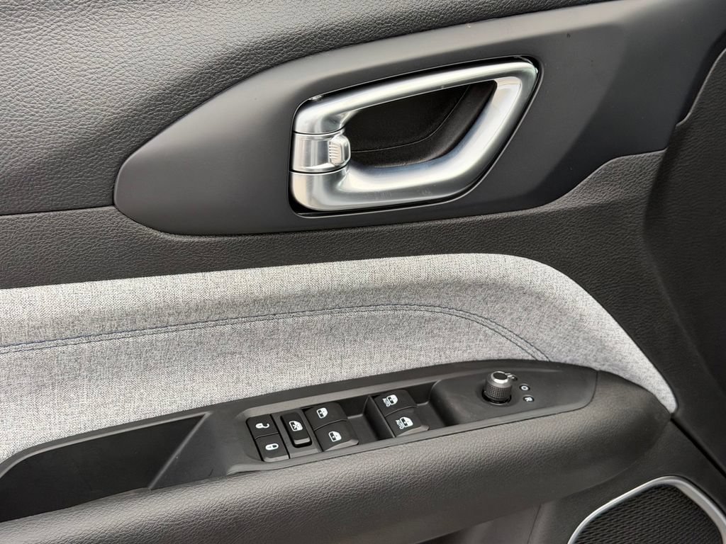 New 2026 Jeep Compass Latitude AWD/4WD image 12