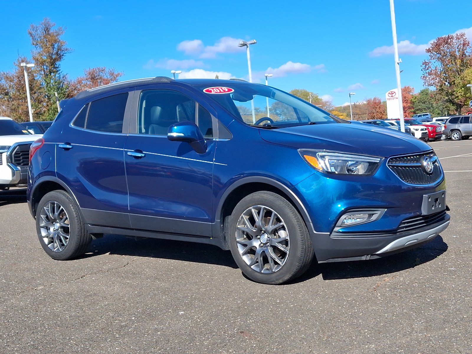 Used 2019 Buick Encore Sport Touring image 1