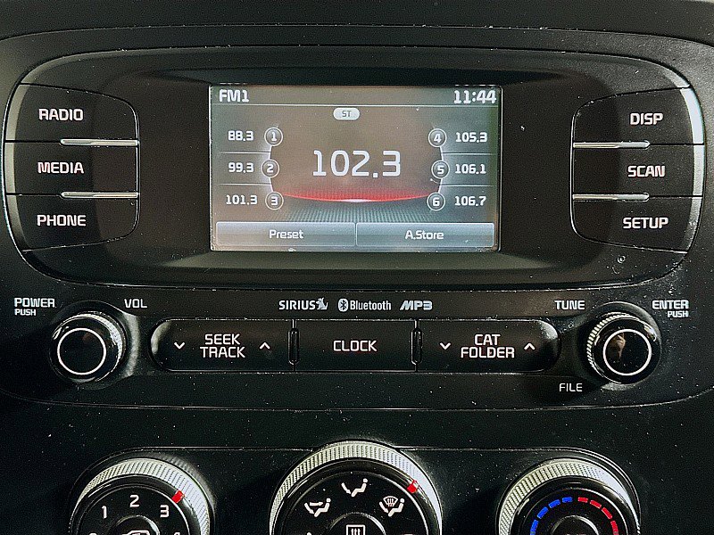 Used 2016 Kia Soul + image 14