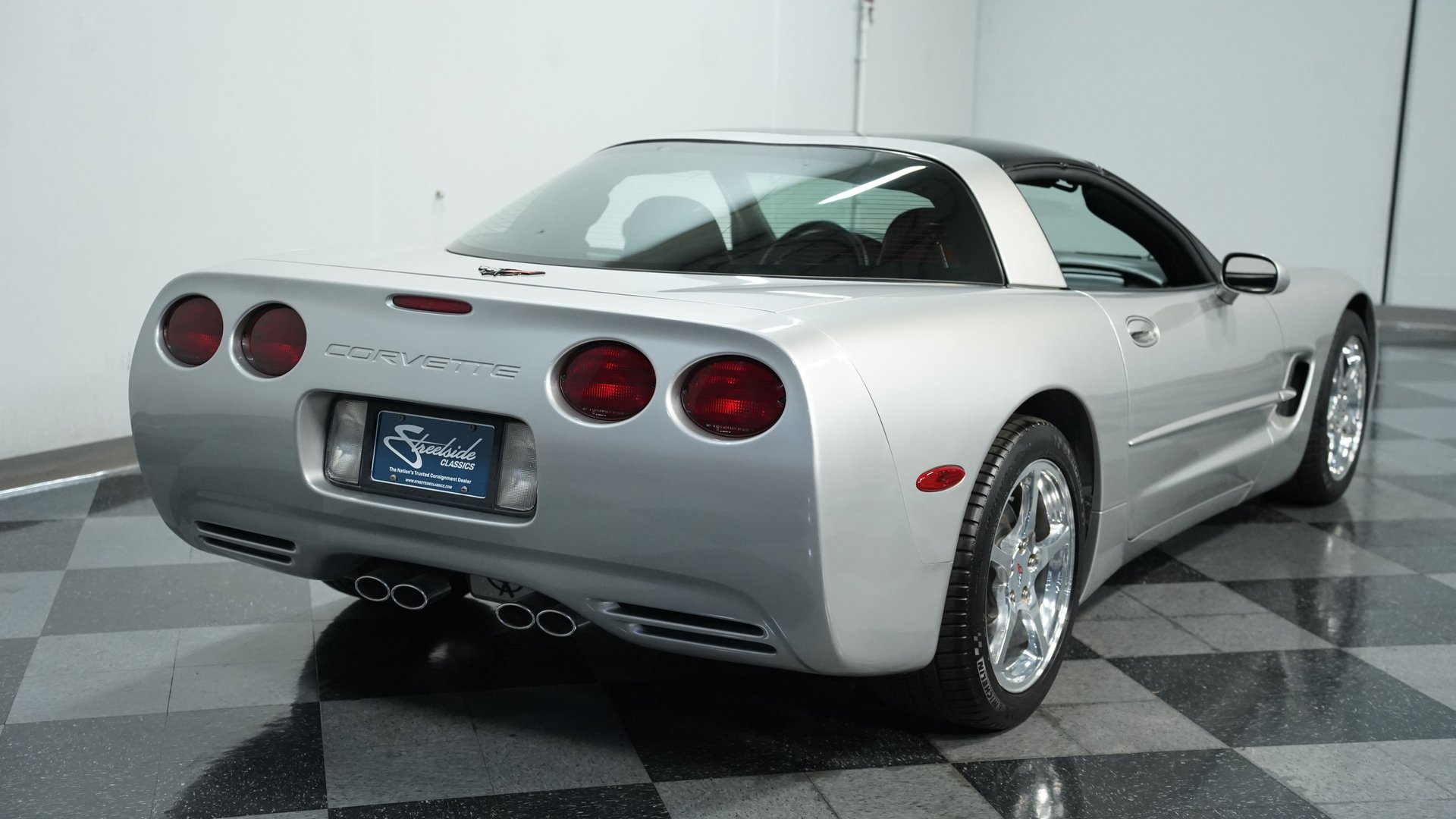 Used 2004 Chevrolet Corvette Coupe w/ Preferred Equipment Group image 10