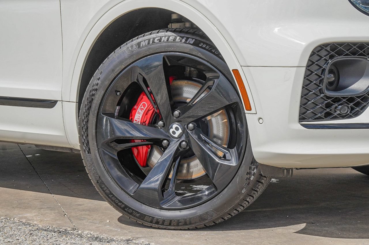 Certified 2023 Bentley Bentayga AWD/4WD image 6