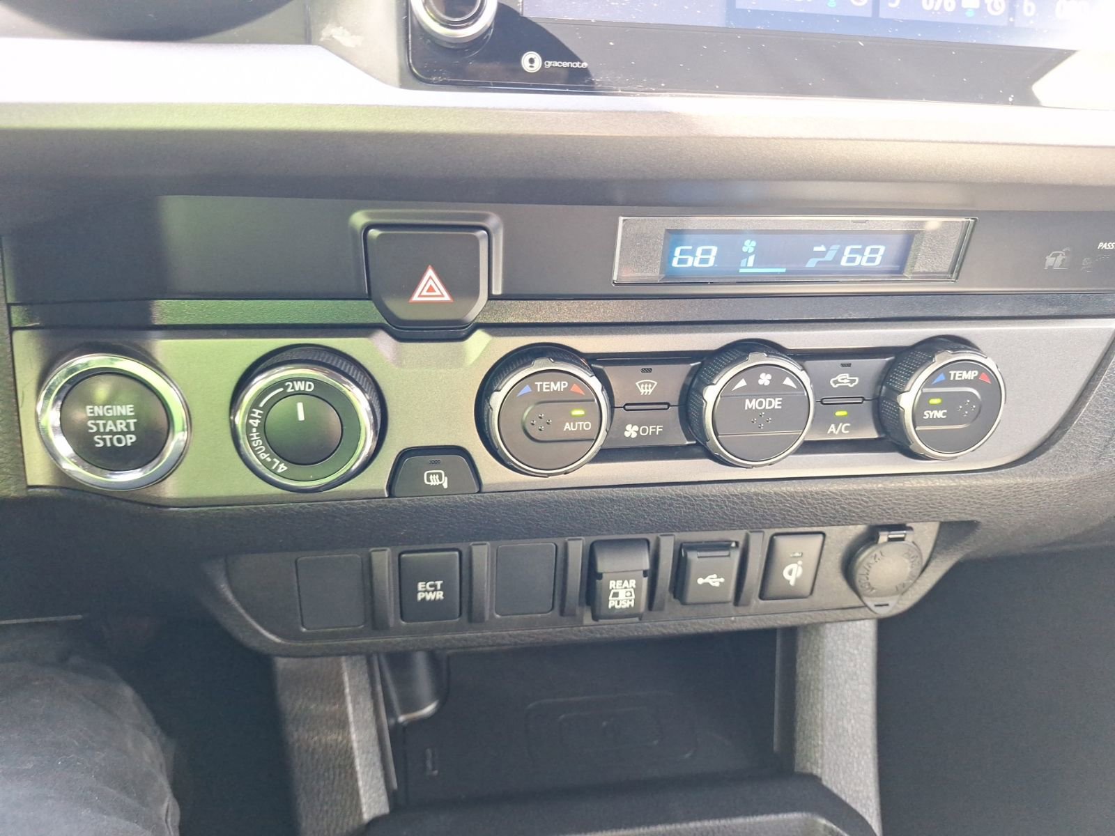 Used 2023 Toyota Tacoma TRD Sport AWD/4WD image 27