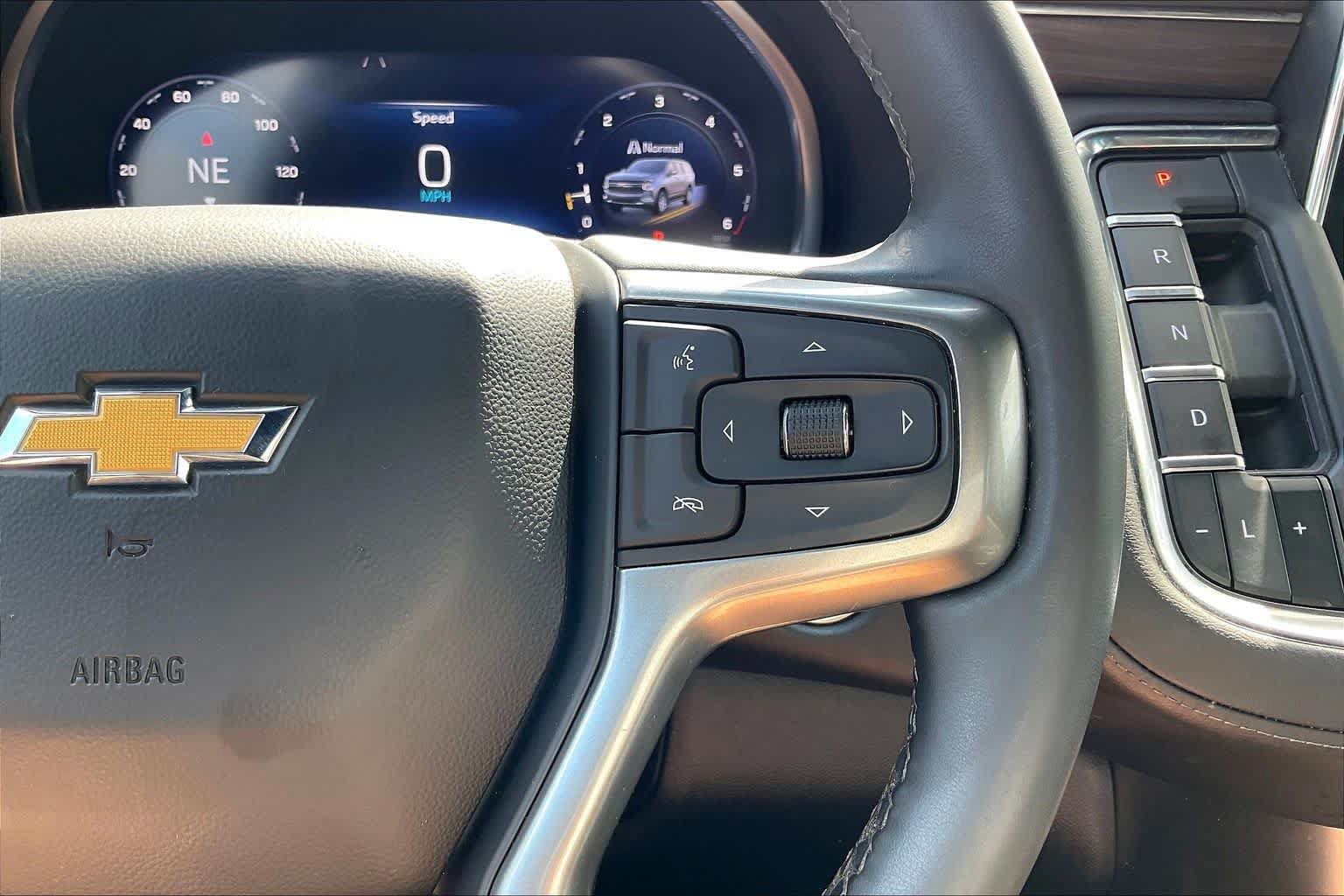 Certified 2024 Chevrolet Suburban LT RWD image 19