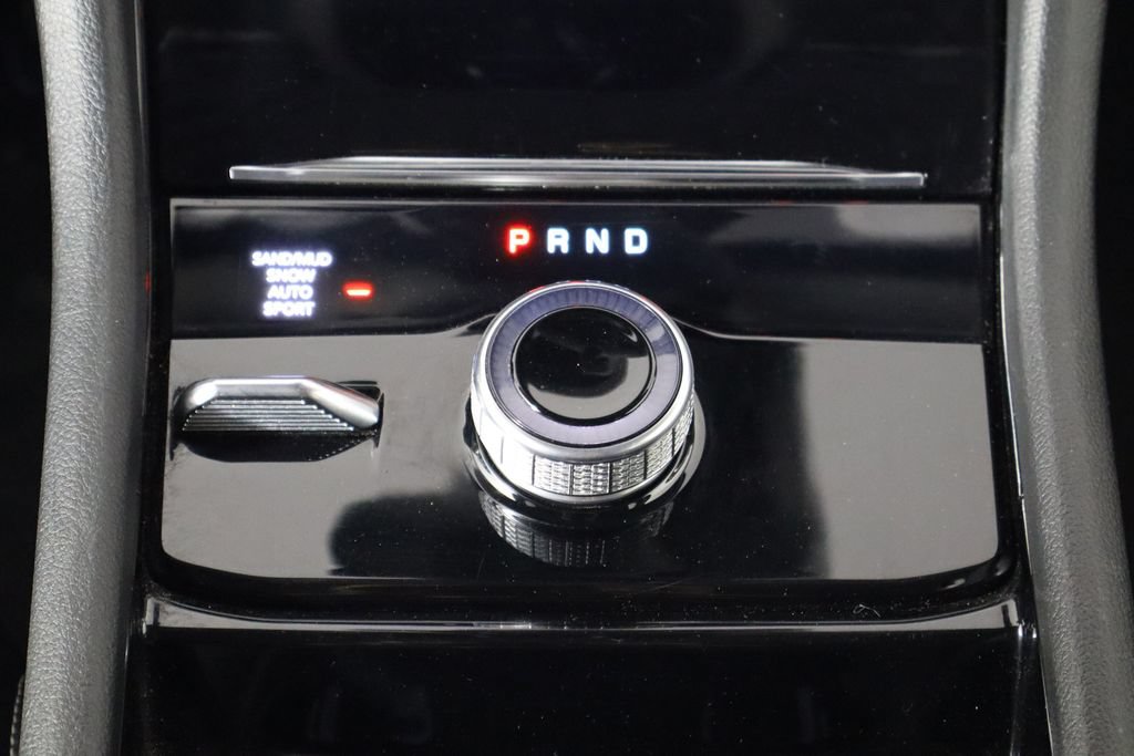 Used 2023 Jeep Grand Cherokee L Limited AWD/4WD image 32