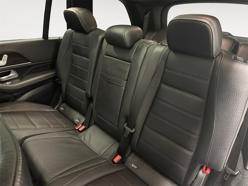 Used 2023 Mercedes-Benz GLS 450 4MATIC image 13