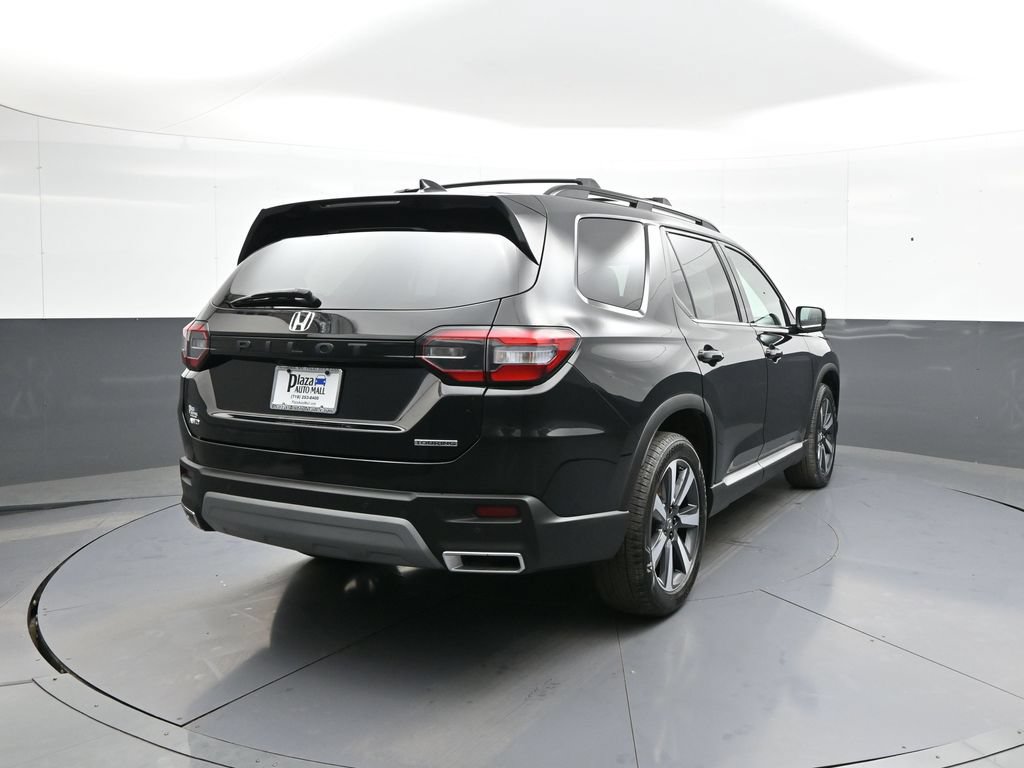 Certified 2025 Honda Pilot Touring image 6