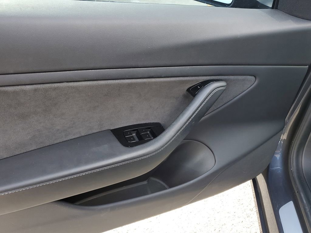 Used 2019 Tesla Model 3 Long Range image 16