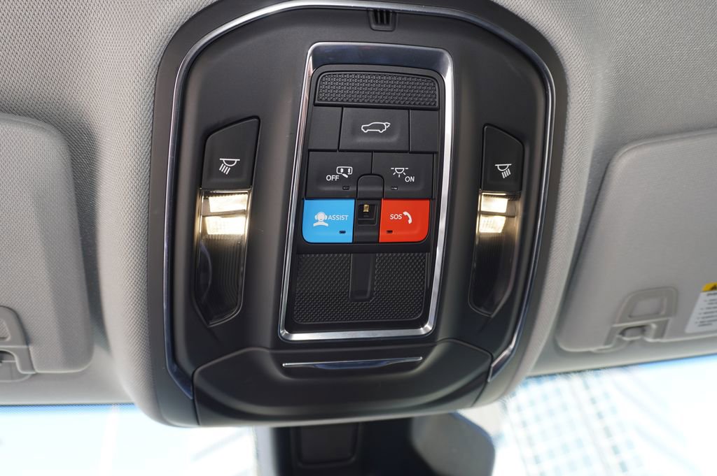 Used 2023 Jeep Grand Cherokee Limited image 20