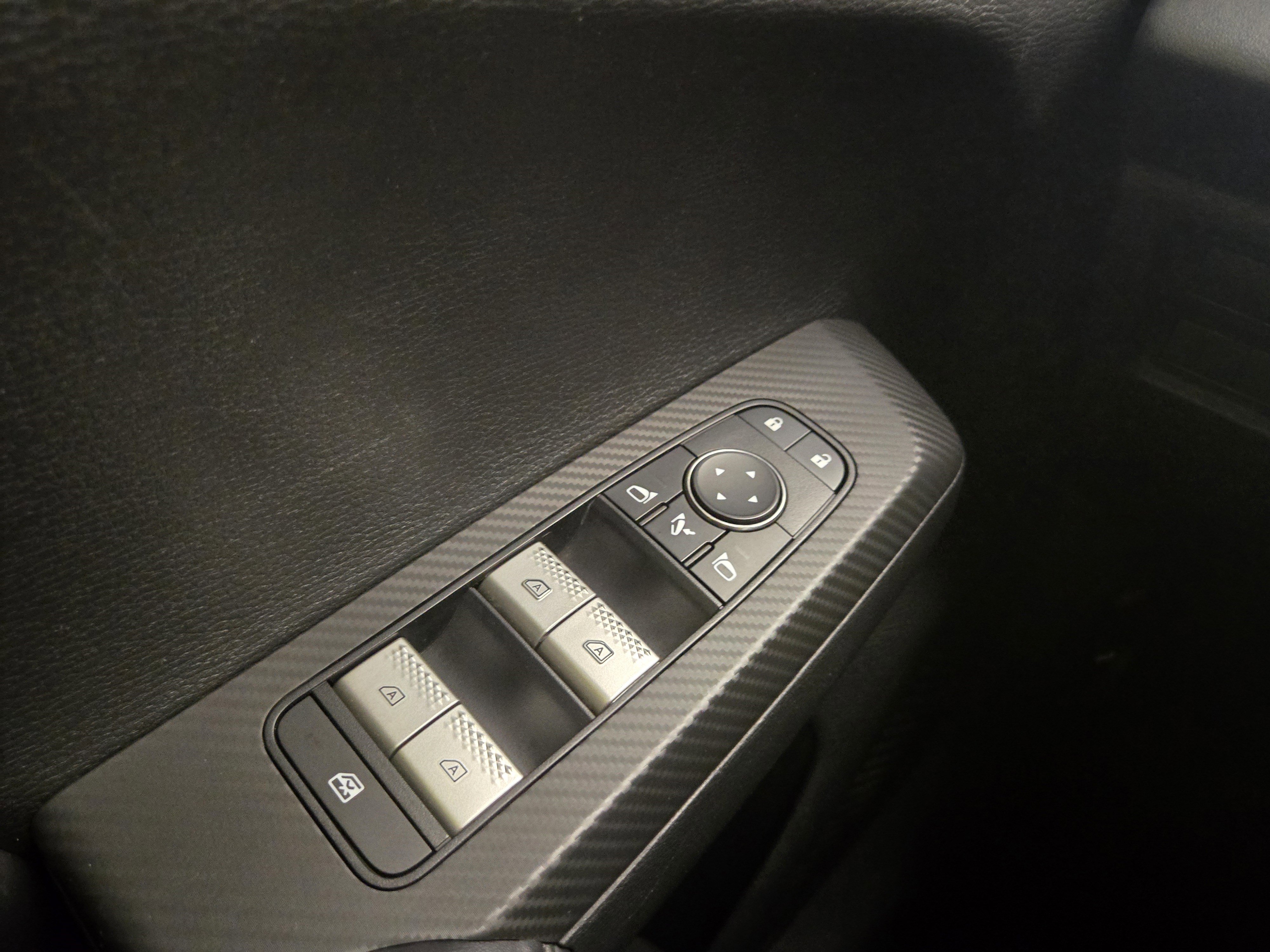 Used 2024 Mitsubishi Outlander SE Black Edition image 30