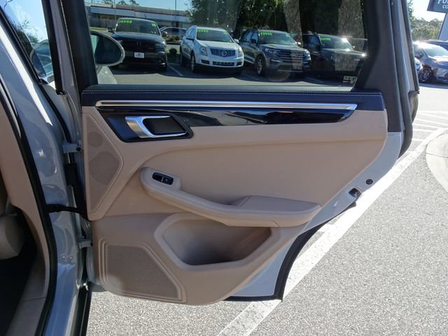 Used 2023 Porsche Macan S image 18