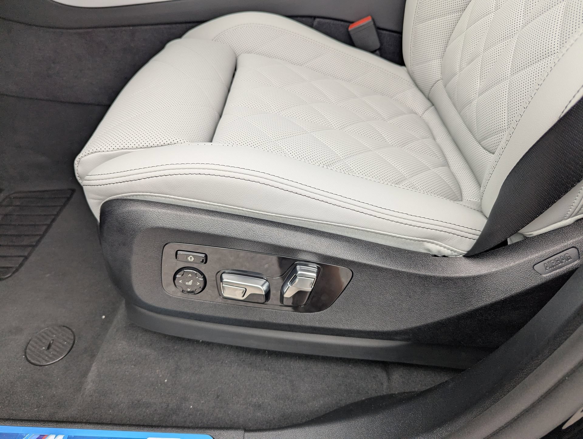 New 2026 BMW X5 xDrive50e w/ M Sport Package AWD/4WD image 20