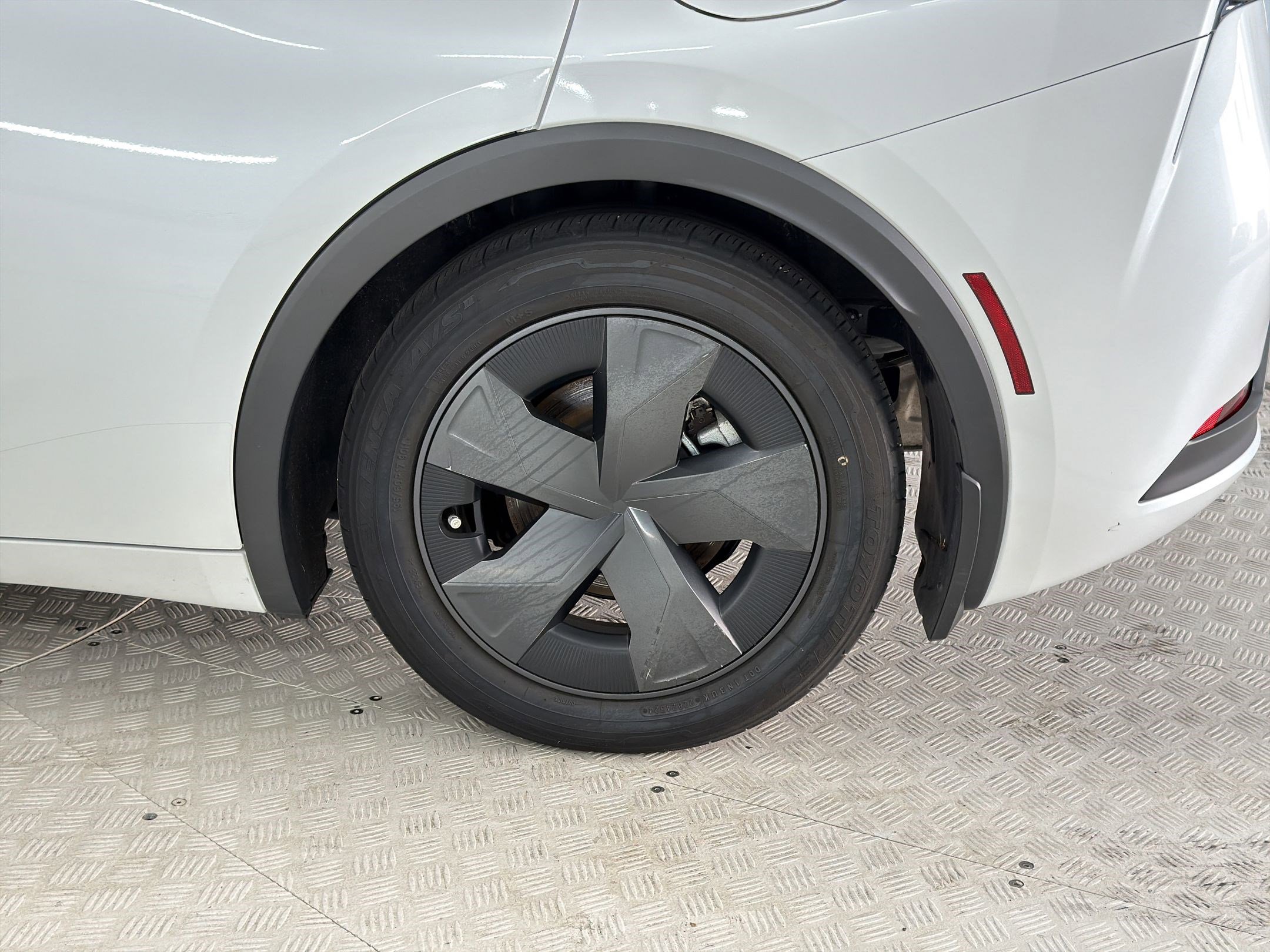 Used 2024 Toyota Prius Prime SE FWD image 12