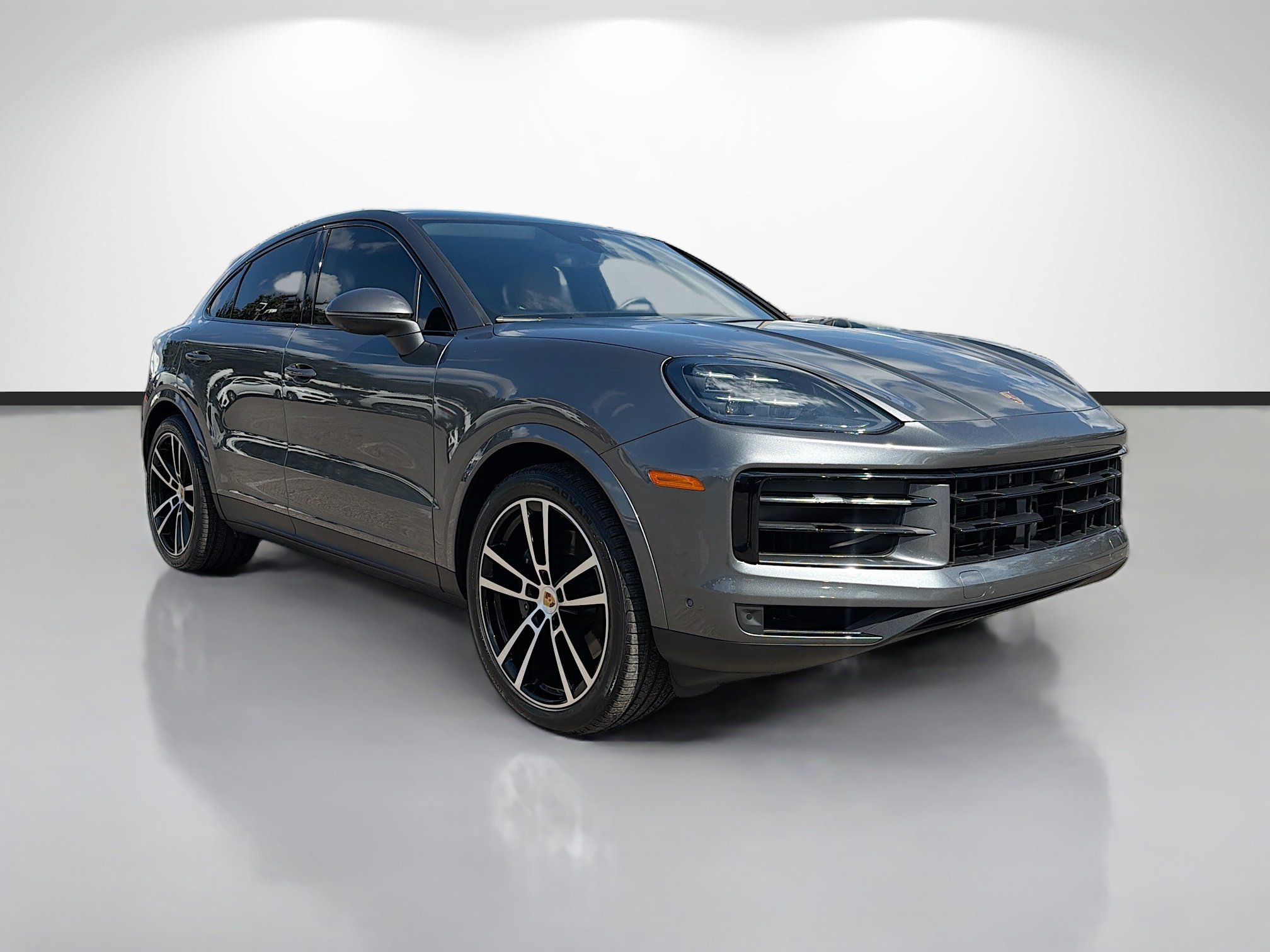 Used 2025 Porsche Cayenne Coupe image 1