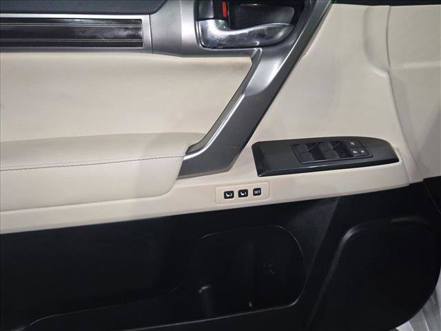 Used 2023 Lexus GX 460 Luxury w/ Sport Design Package AWD/4WD image 22