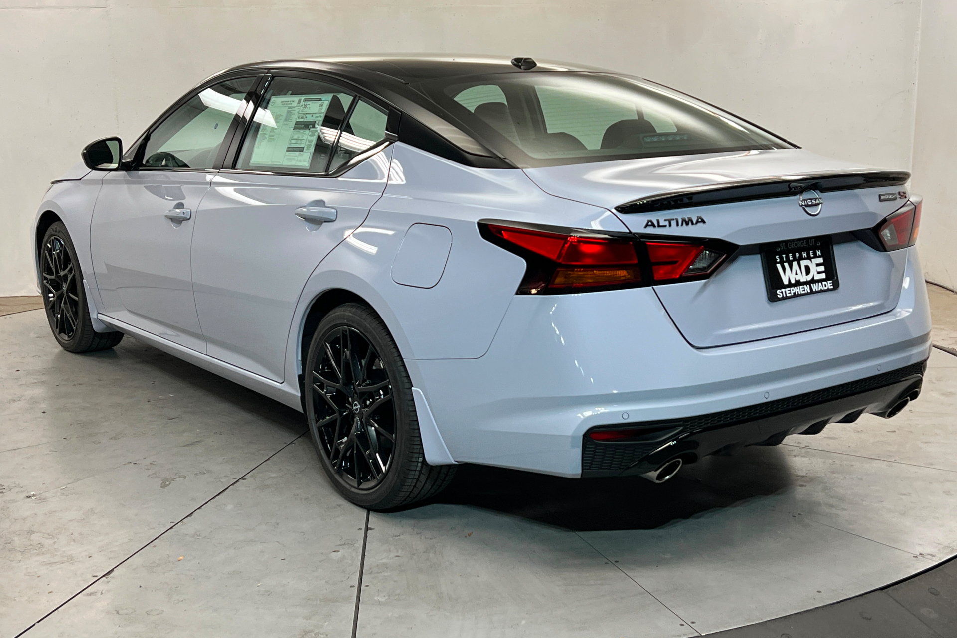 New 2026 Nissan Altima 2.5 SR w/ SR Midnight Edition Package FWD image 3