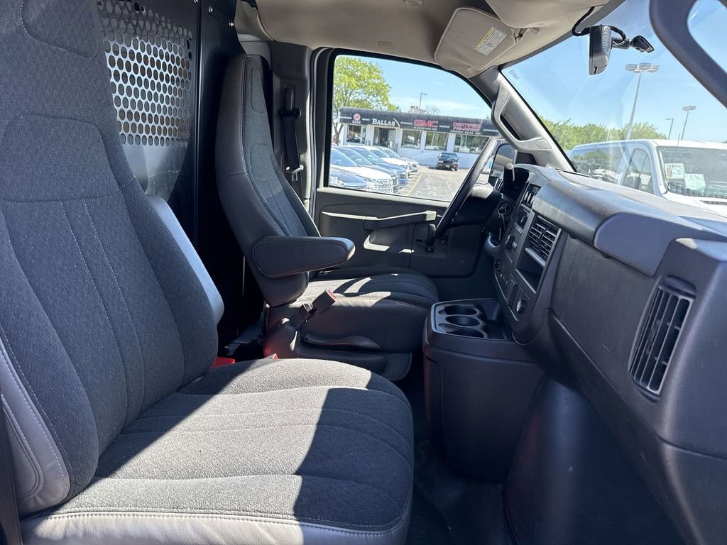 Used 2024 GMC Savana 2500 w/ Driver Convenience Package RWD image 23