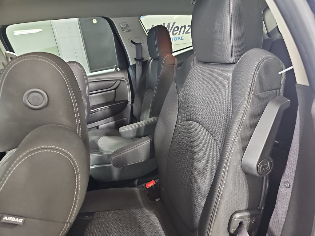 Used 2015 Chevrolet Traverse LT w/ Style and Technology Package FWD image 18