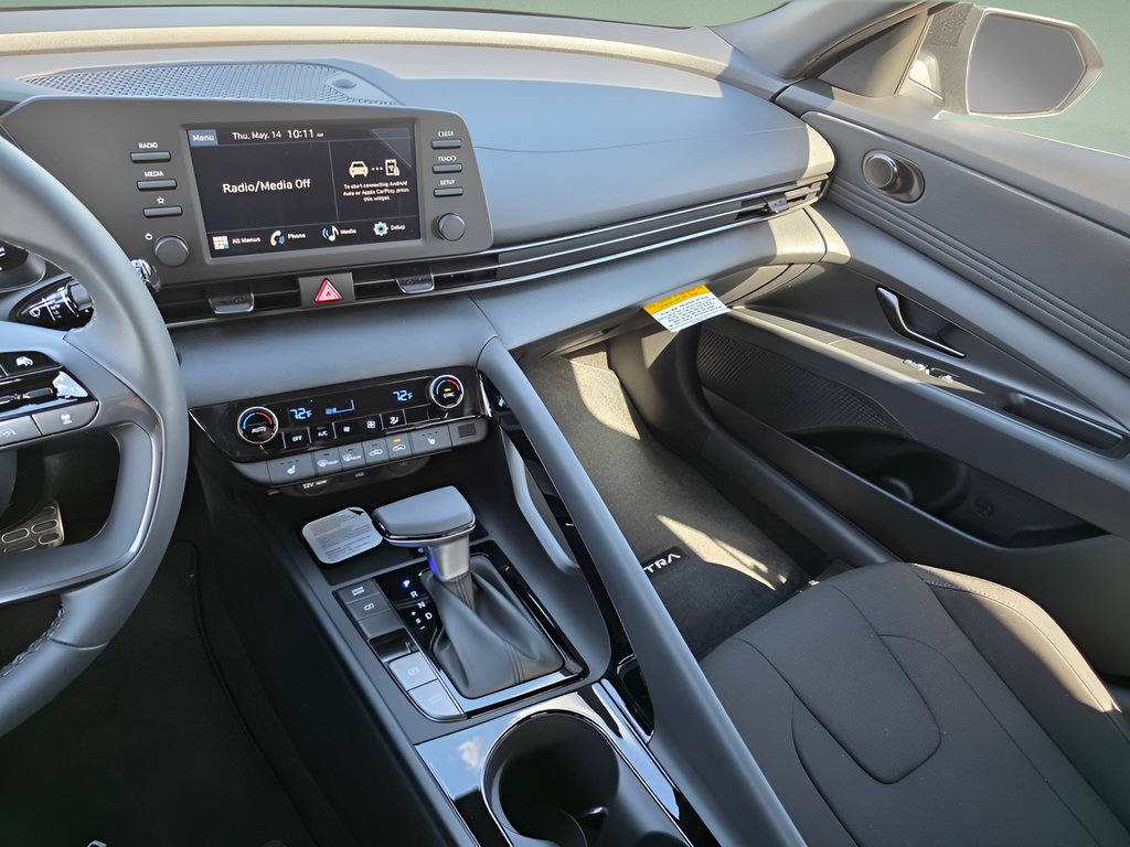 New 2026 Hyundai Elantra SEL Sport Premium FWD image 17