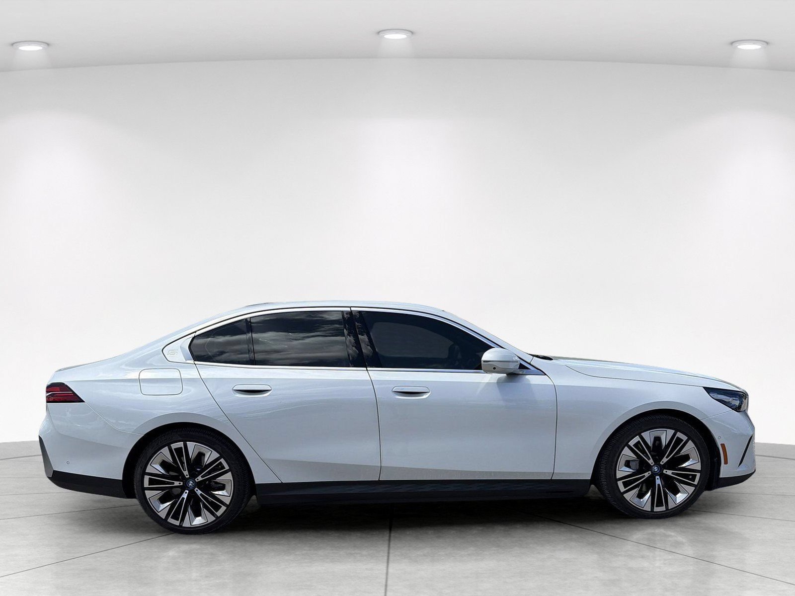 Certified 2025 BMW i5 M60 w/ Premium Package AWD/4WD image 3