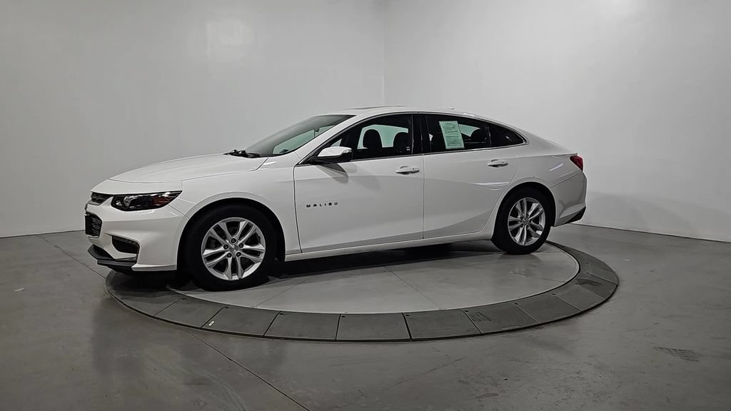 Used 2016 Chevrolet Malibu LT FWD image 2