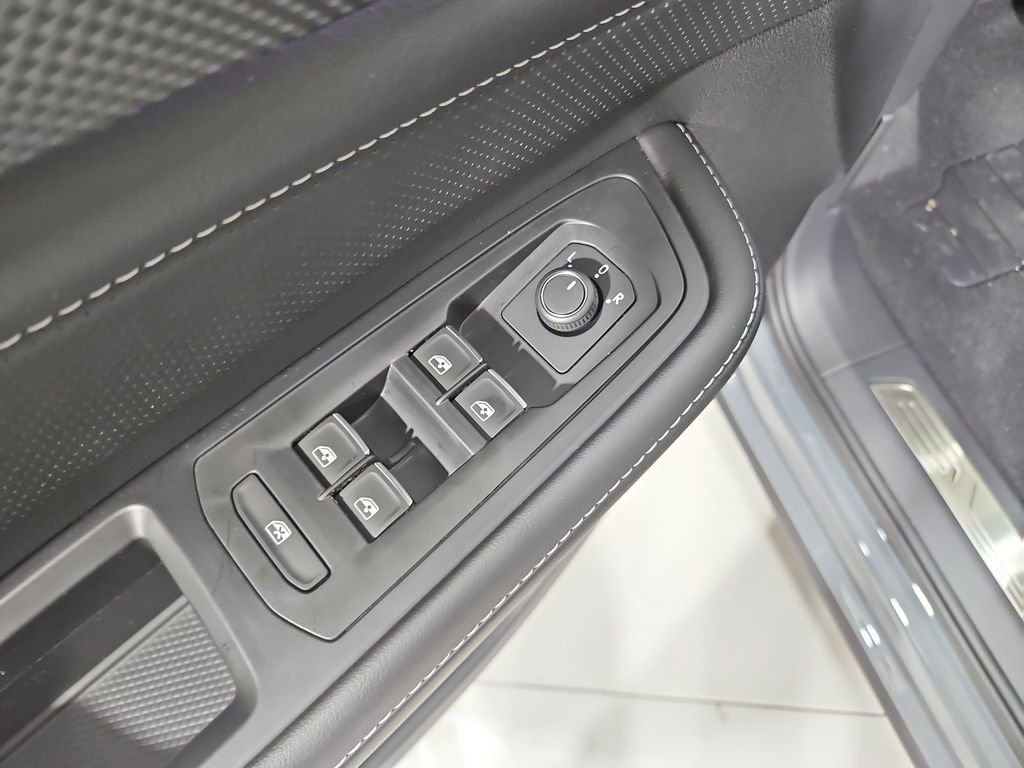 New 2026 Volkswagen Atlas Cross Sport SEL image 11