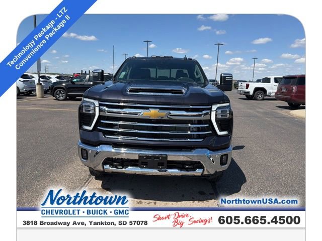 Used 2024 Chevrolet Silverado 3500 LTZ w/ LTZ Convenience Package AWD/4WD image 3