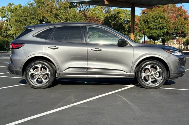 Used 2023 Ford Escape ST-Line image 3