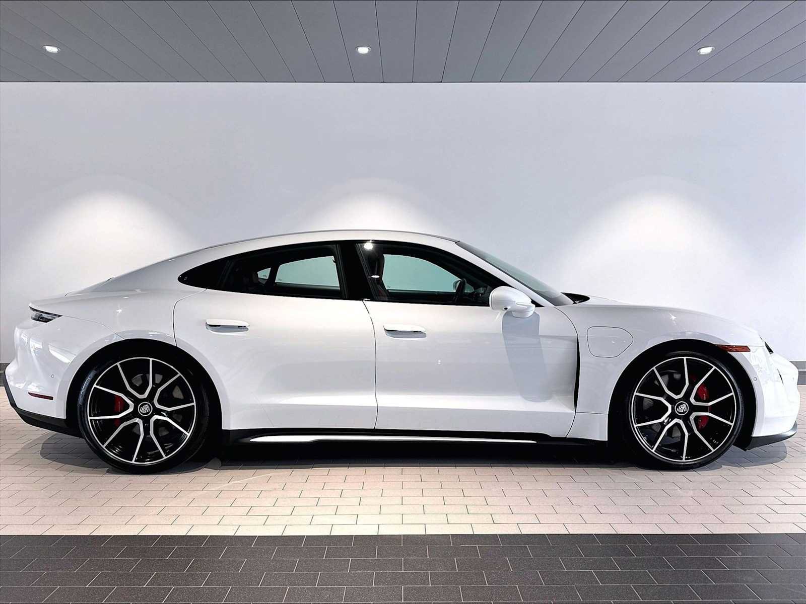 Used 2023 Porsche Taycan 4S AWD/4WD image 12