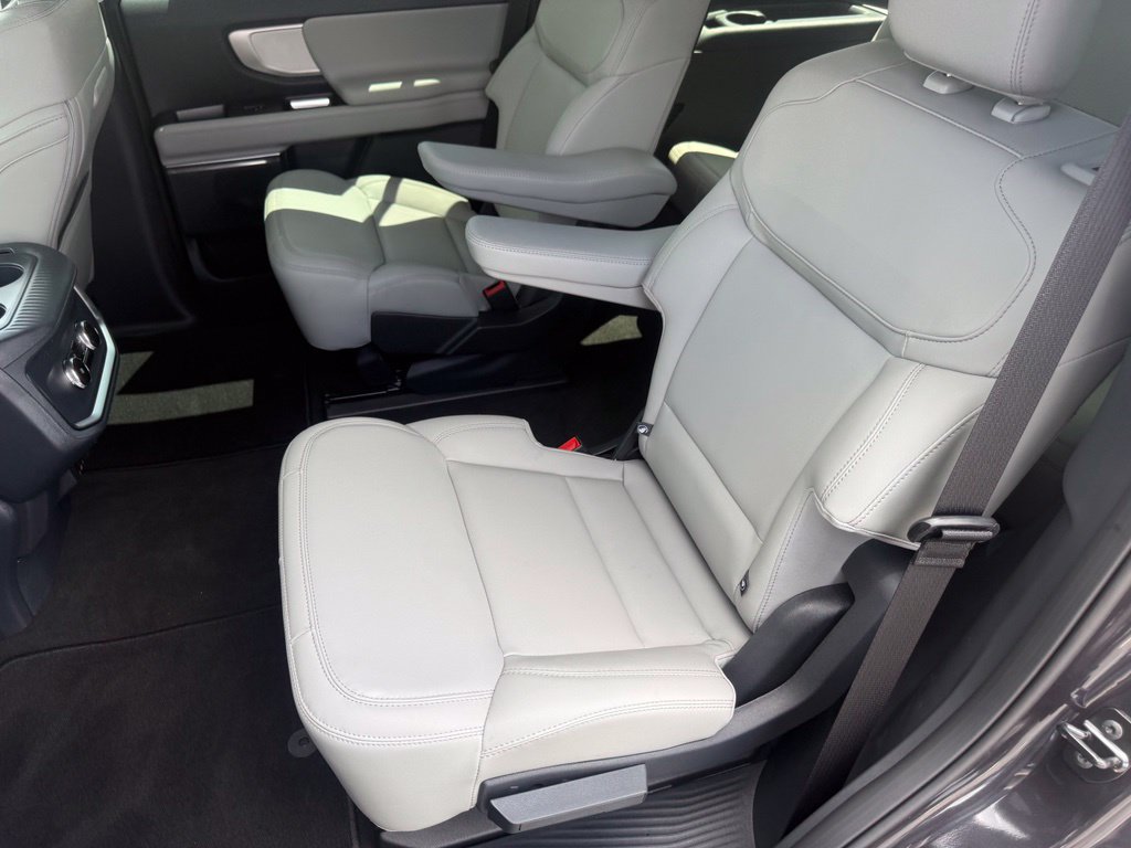 New 2026 Ford Expedition Active AWD/4WD image 37