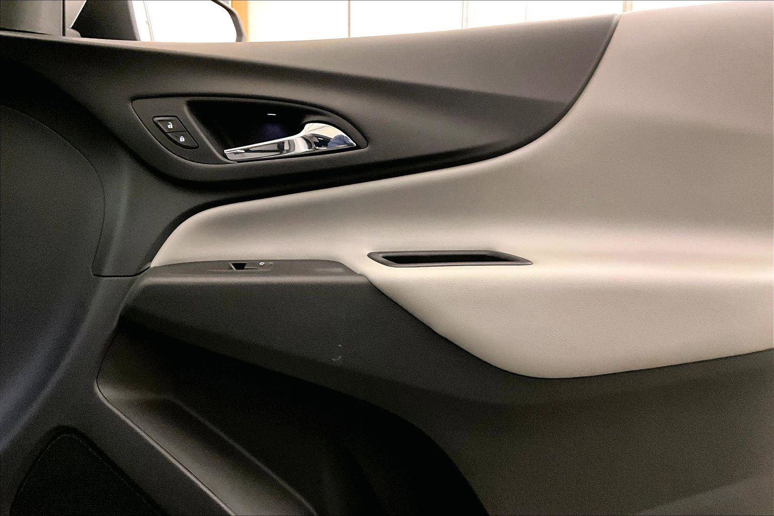 Used 2018 Chevrolet Equinox LT image 23