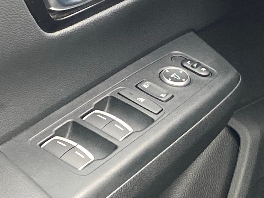 Used 2025 Honda CR-V EX-L image 24