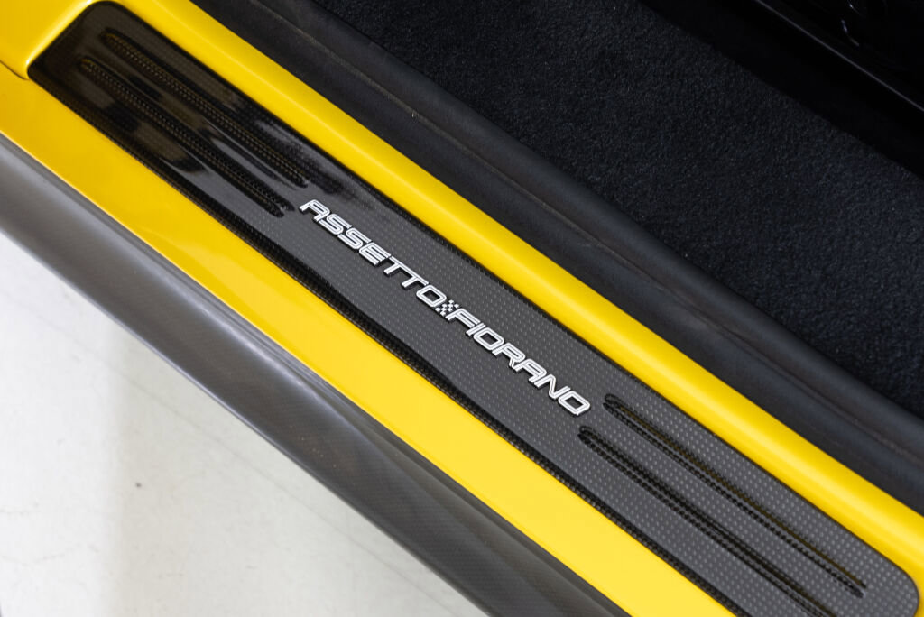 Used 2023 Ferrari SF90 Spider image 36