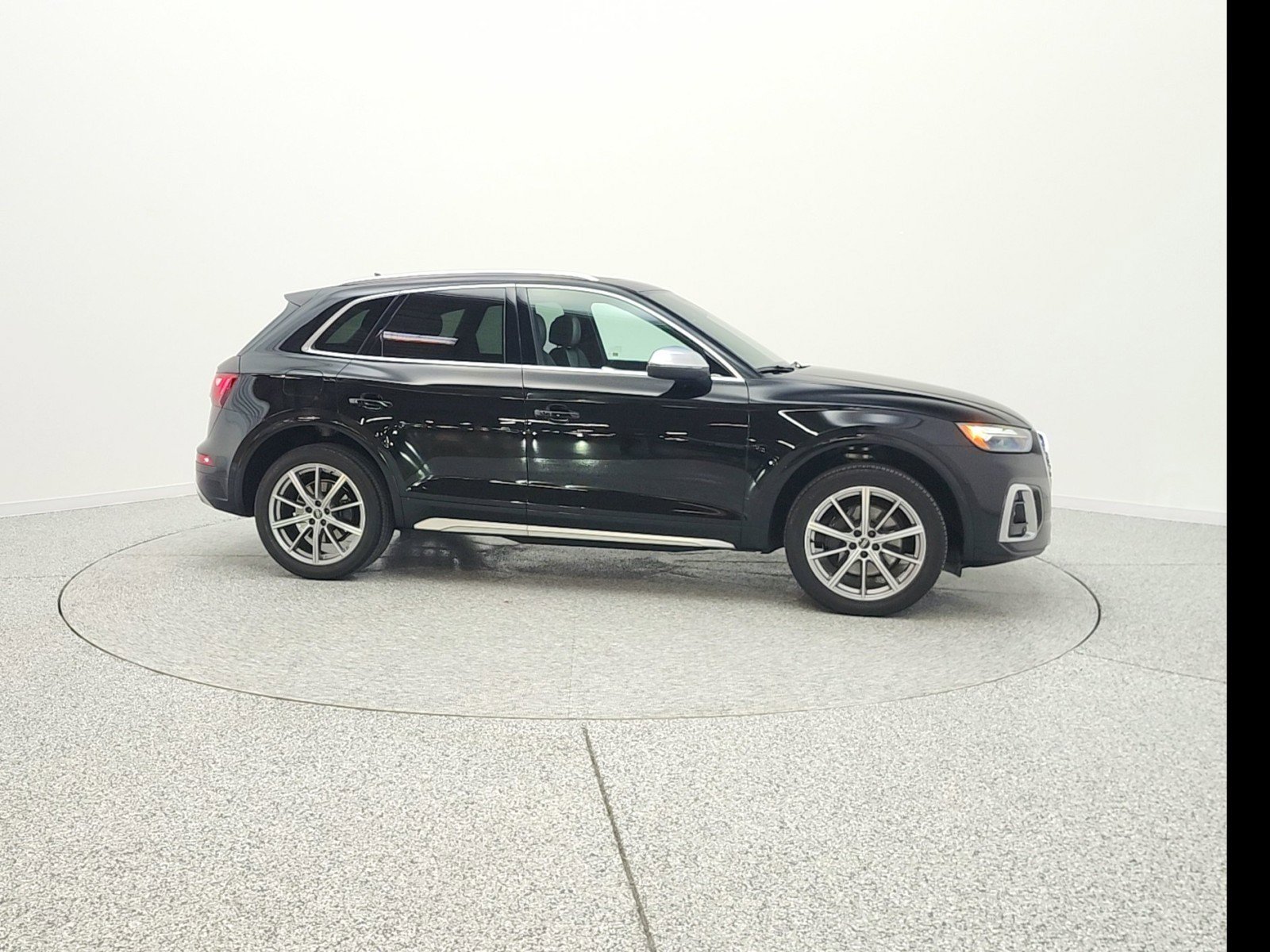Used 2023 Audi SQ5 Premium Plus w/ Premium Plus Package image 4